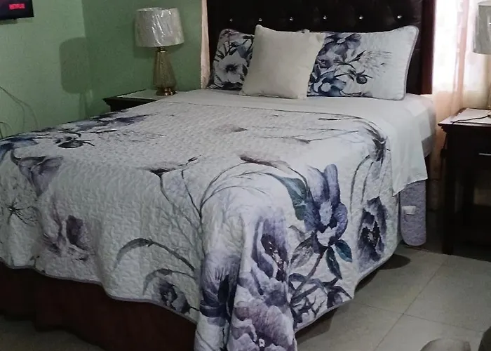 White House By White River Apartamento *